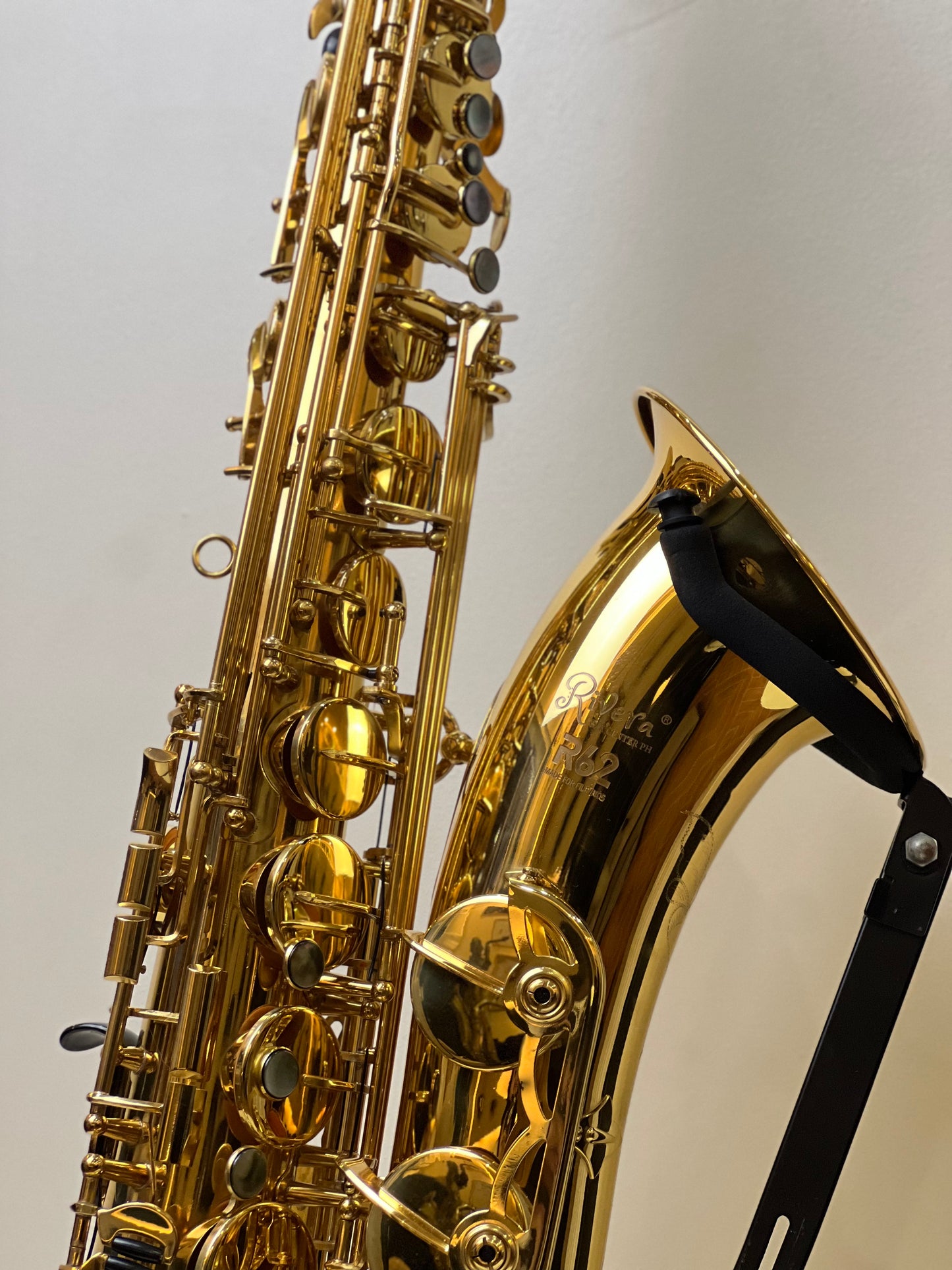 Rivera R62 Tenor Saxophone - Gold Lacquered