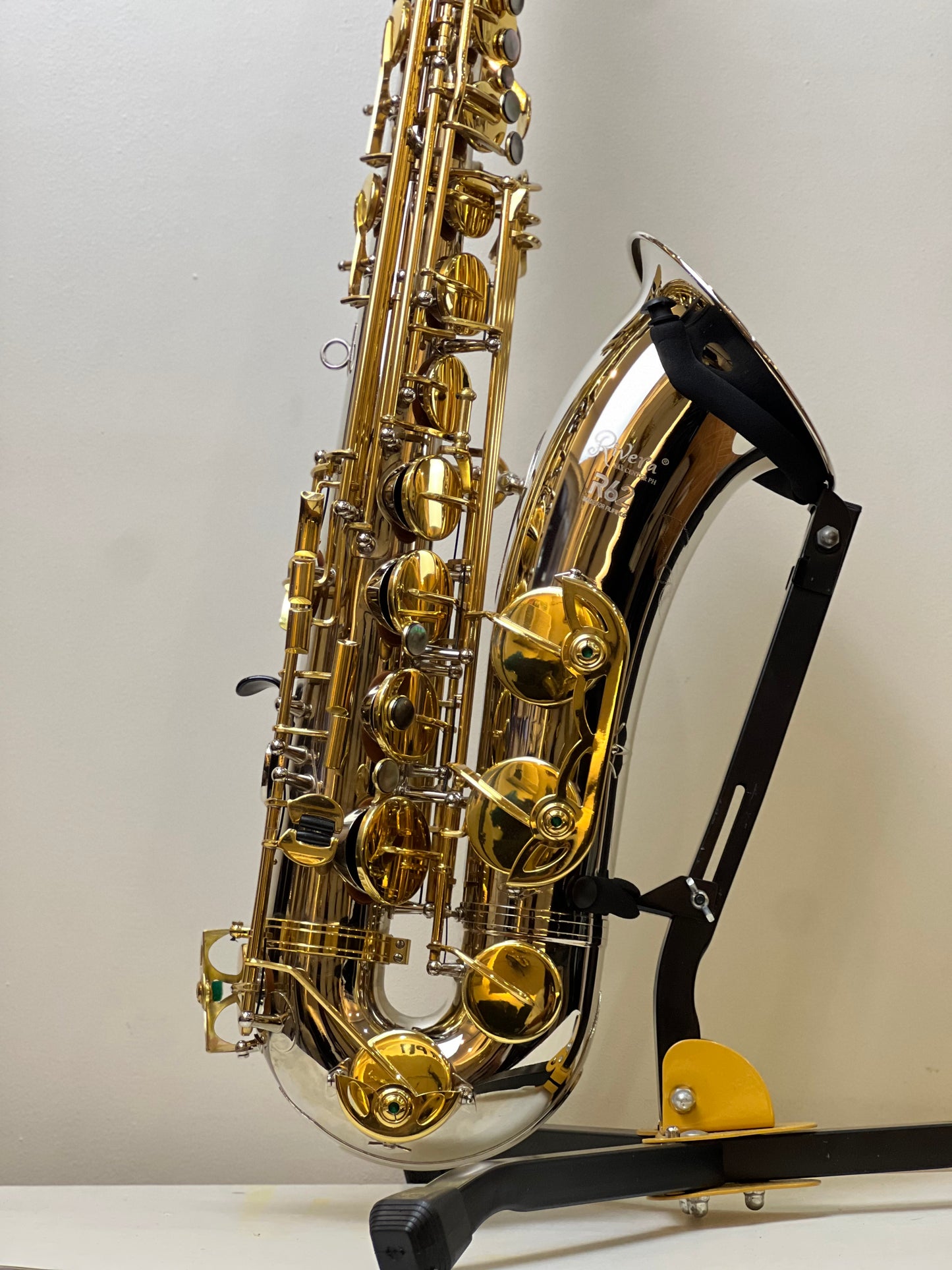 Rivera R62 Tenor Saxophone - Silver Gold Finish