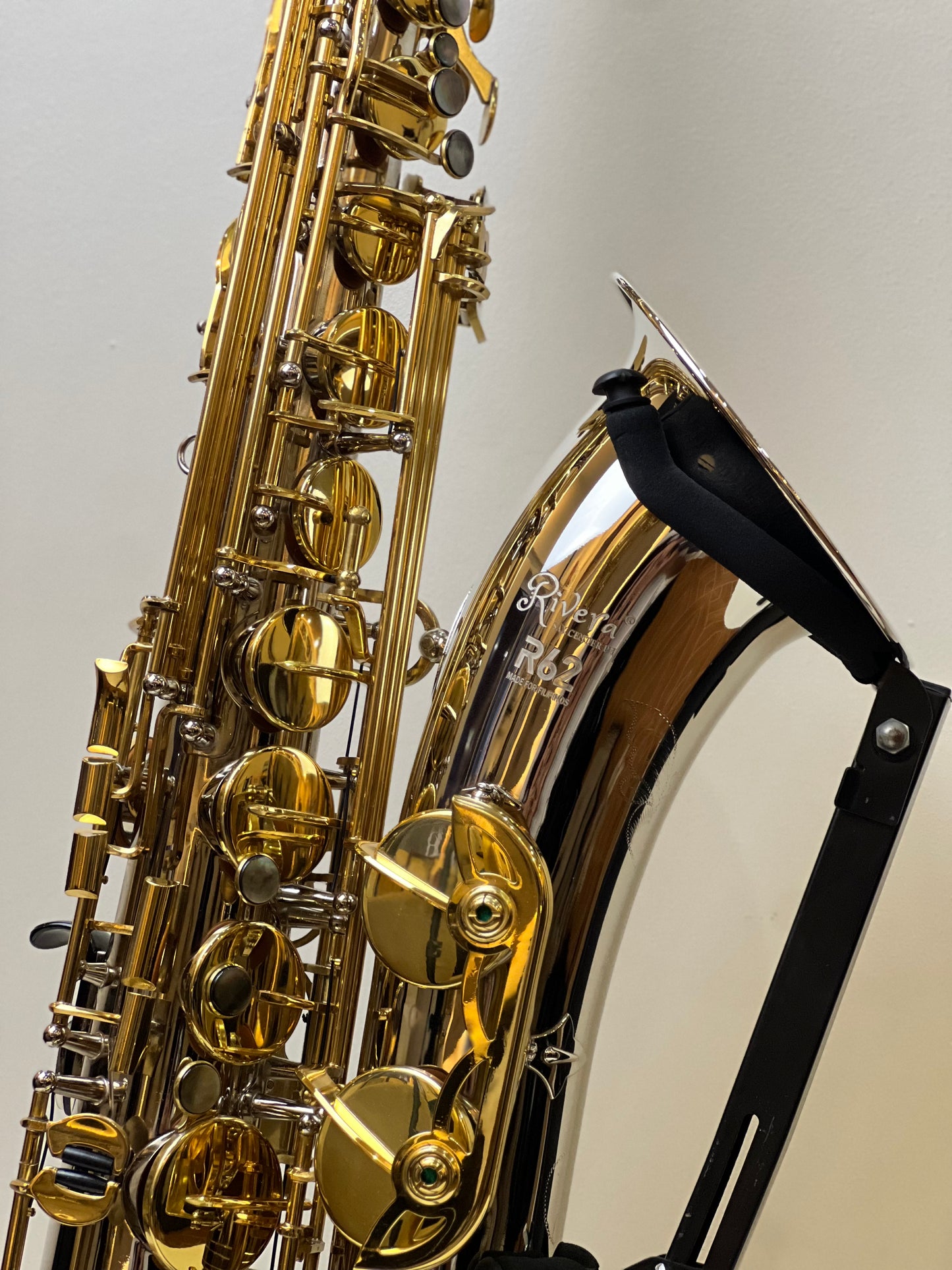 Rivera R62 Tenor Saxophone - Silver Gold Finish