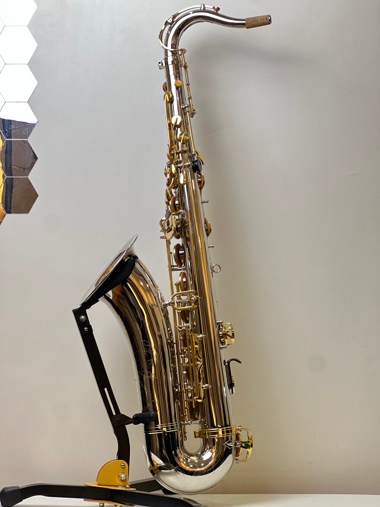 Rivera R62 Tenor Saxophone - Silver Gold Finish