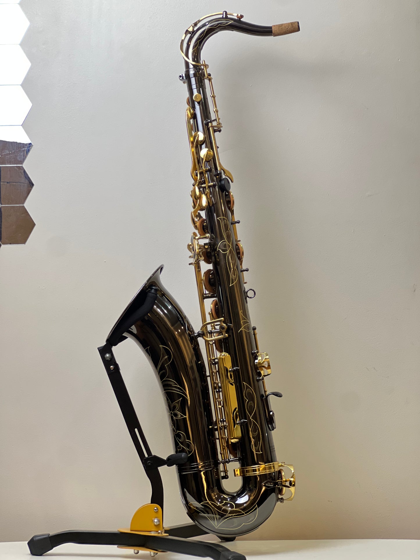 Rivera R62 Tenor Saxophone - Black & Gold Finish