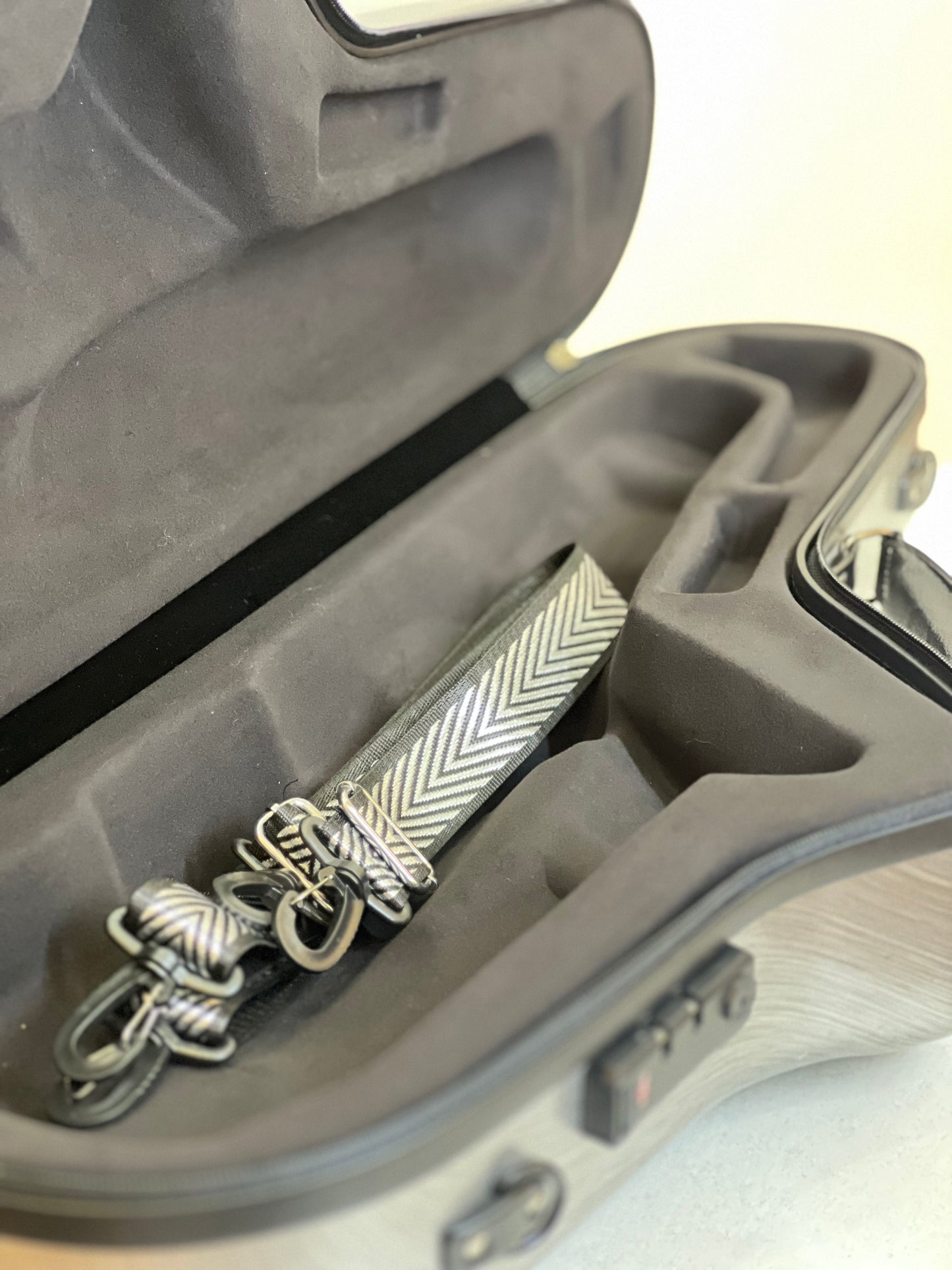 Kaihip Contoured Case for Alto Saxophone
