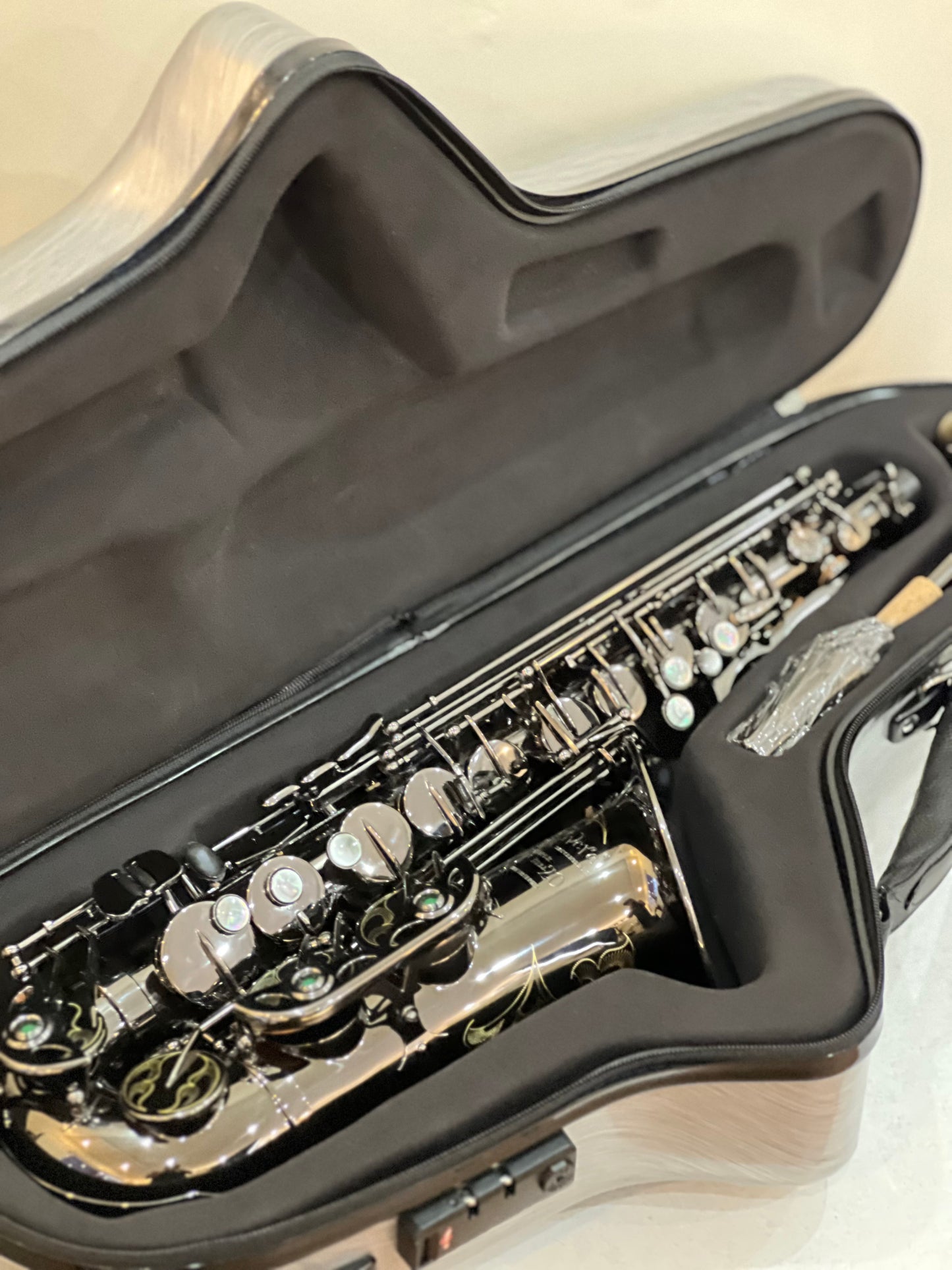 Kaihip Contoured Case for Alto Saxophone