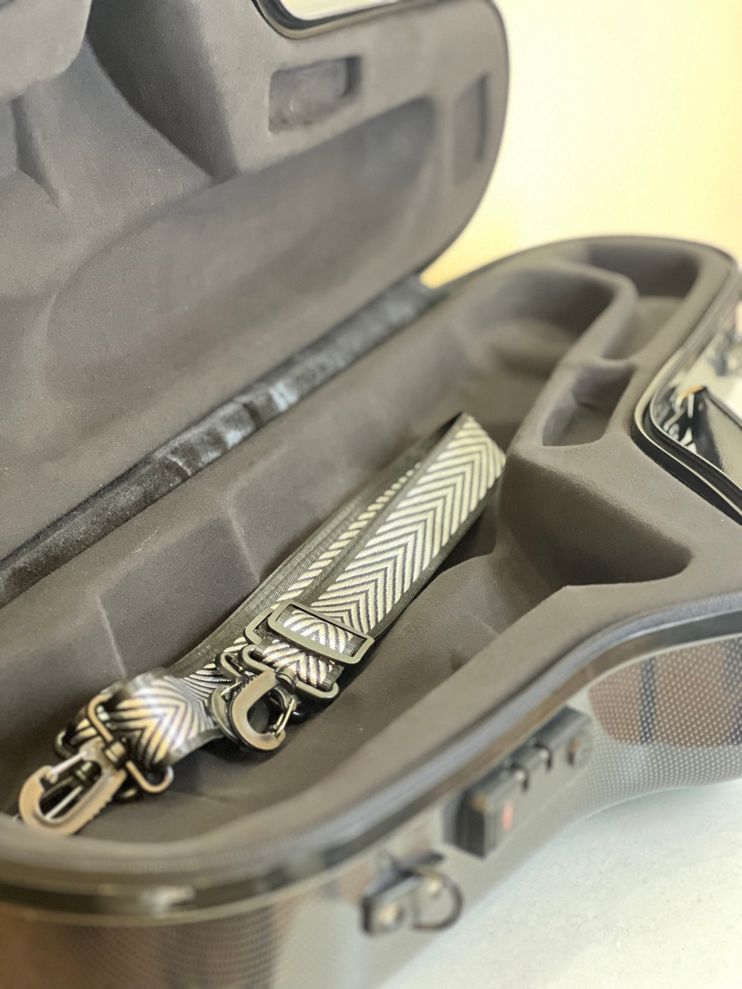 Kaihip Contoured Case for Alto Saxophone