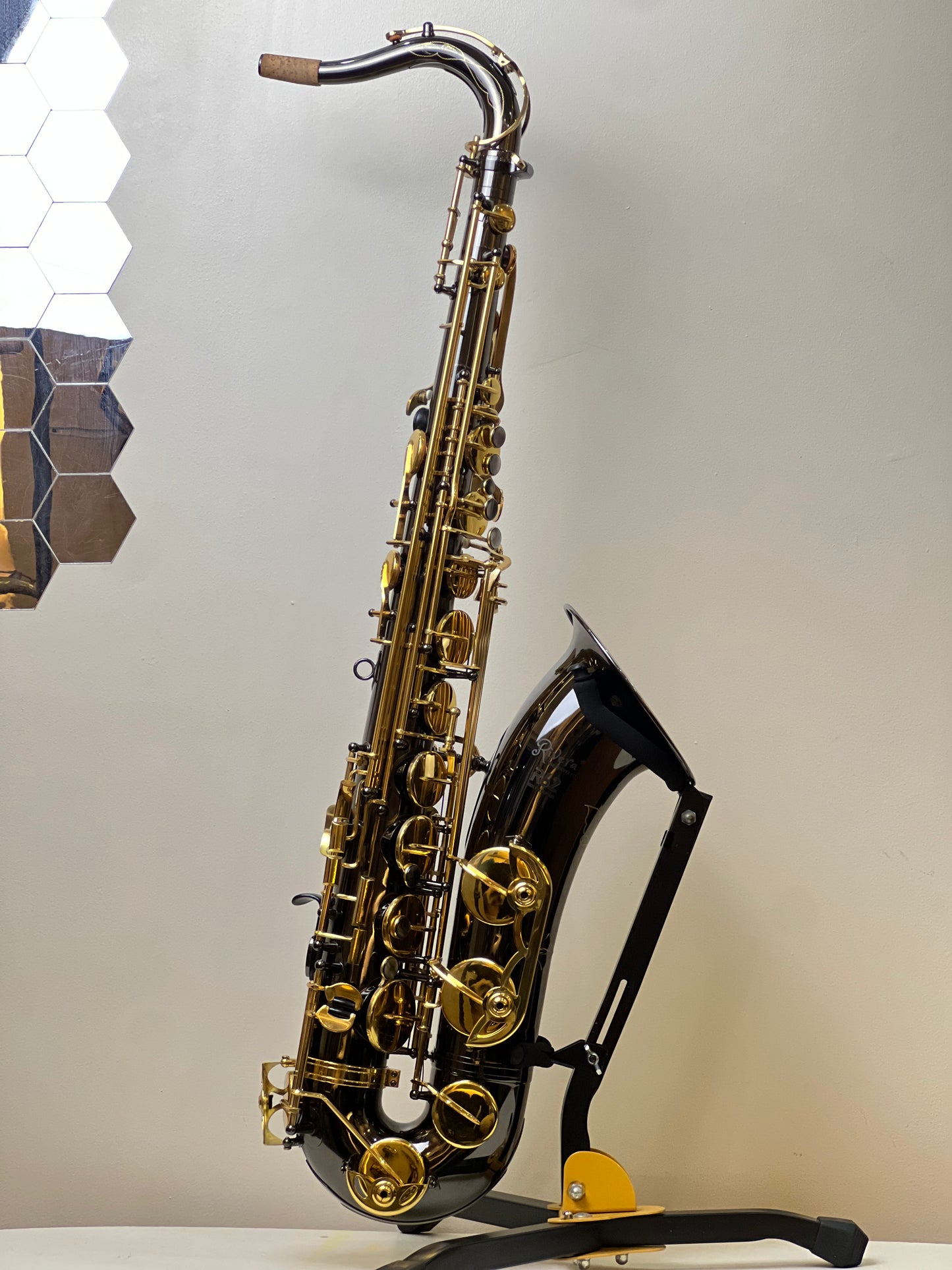 Rivera R62 Tenor Saxophone - Black & Gold Finish